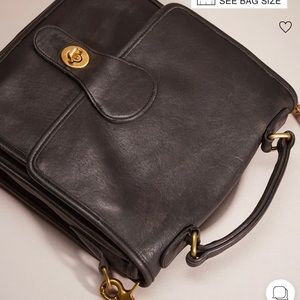 Vintage Coach station leather bag 530